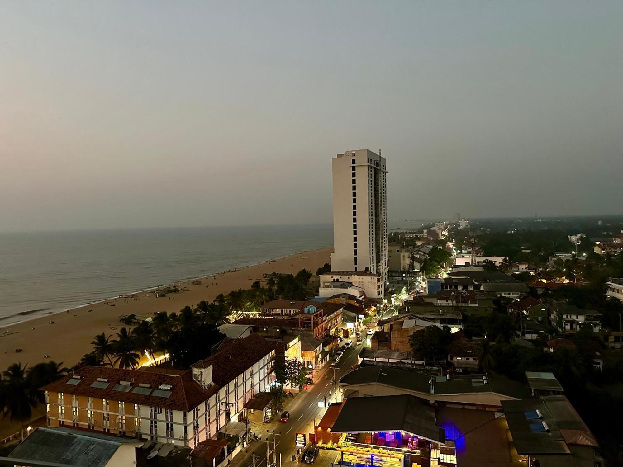 Ocean Breeze Hotel Residencies Britlanka Apartments Negombo Eksteriør bilde