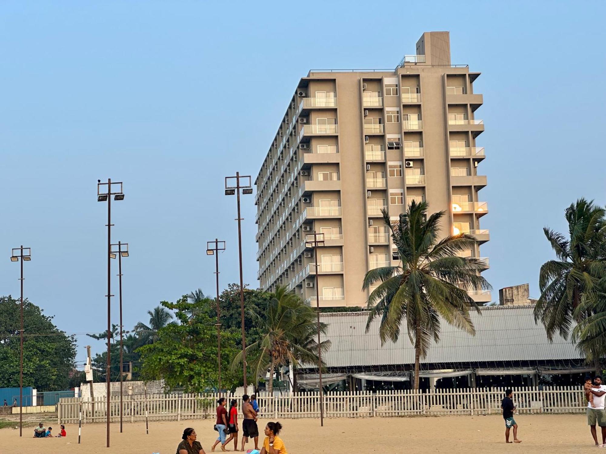 Ocean Breeze Hotel Residencies Britlanka Apartments Negombo Eksteriør bilde